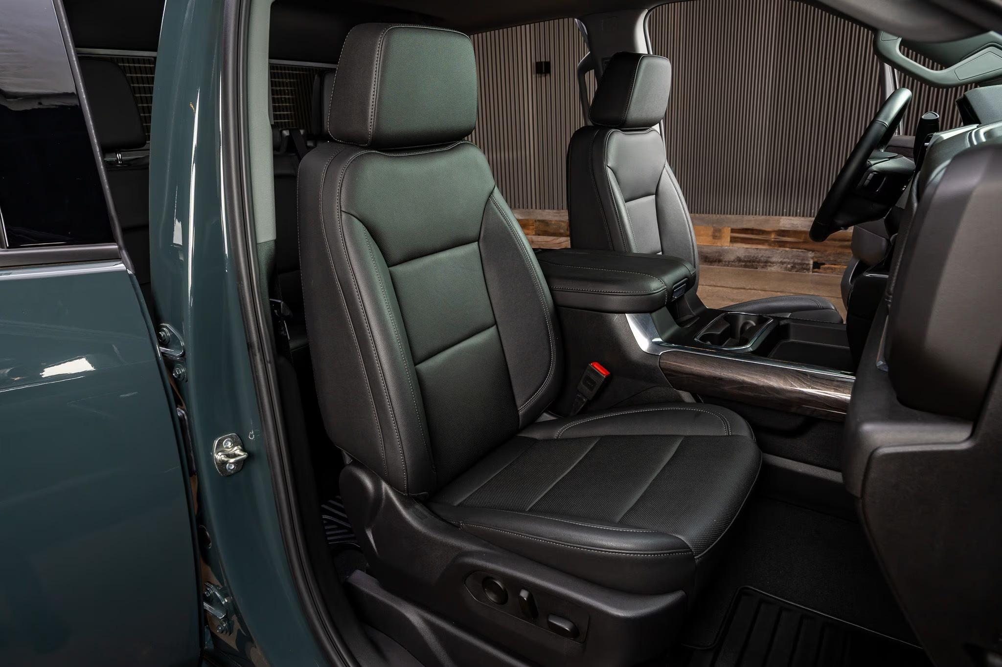 2025 Chevrolet Silverado 3500HD LTZ