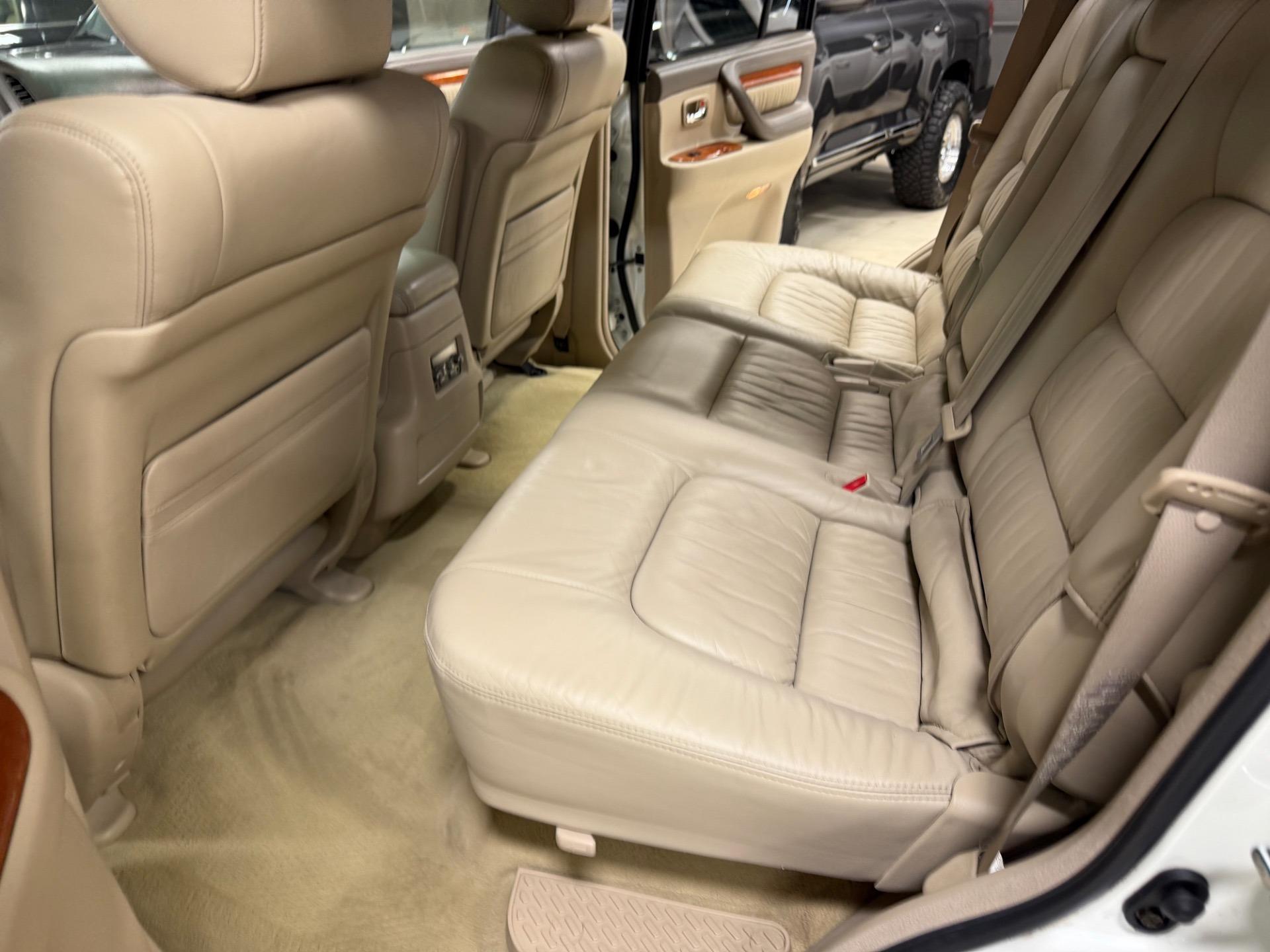 2004 Lexus LX 470