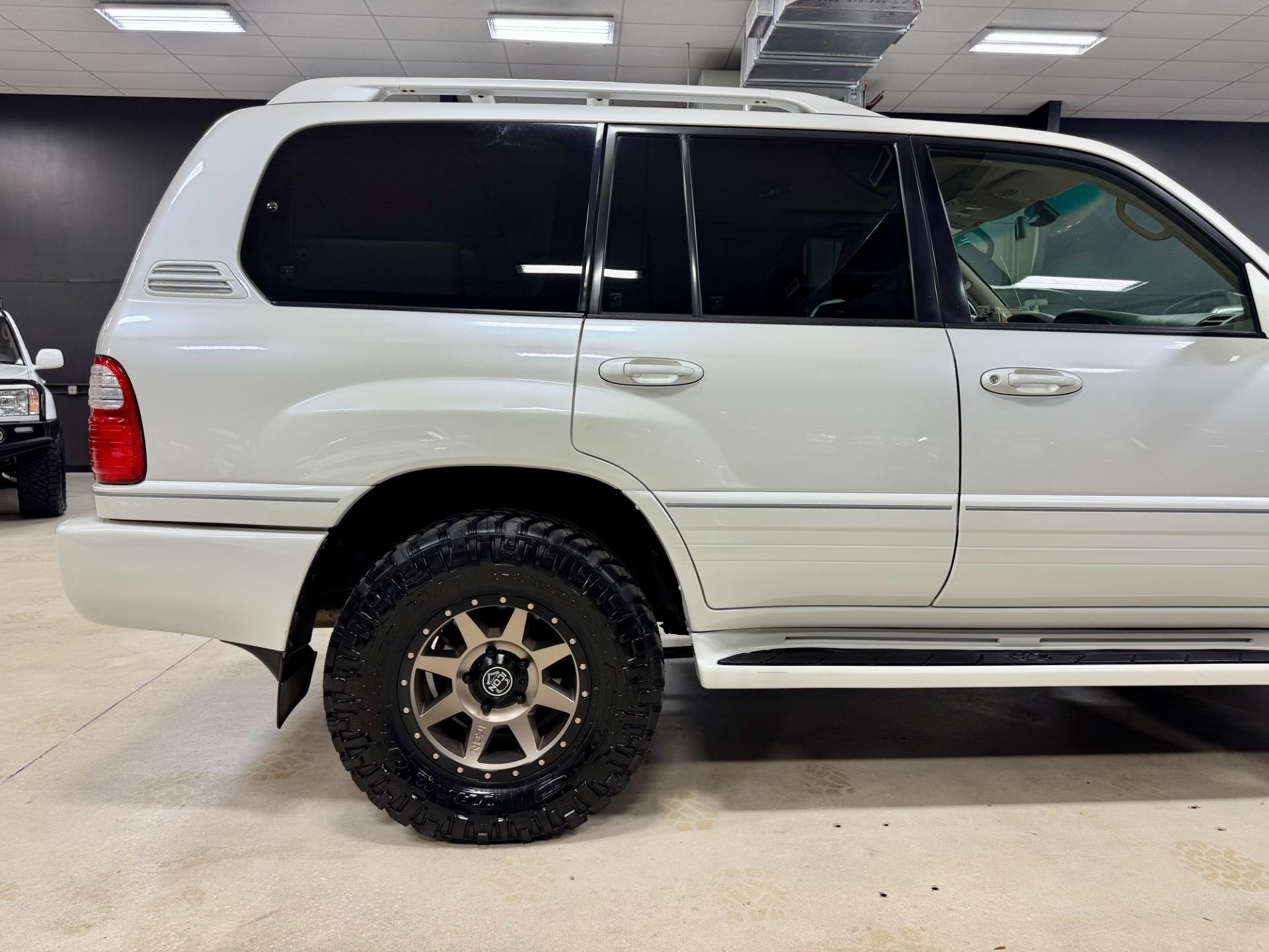 2004 Lexus LX 470