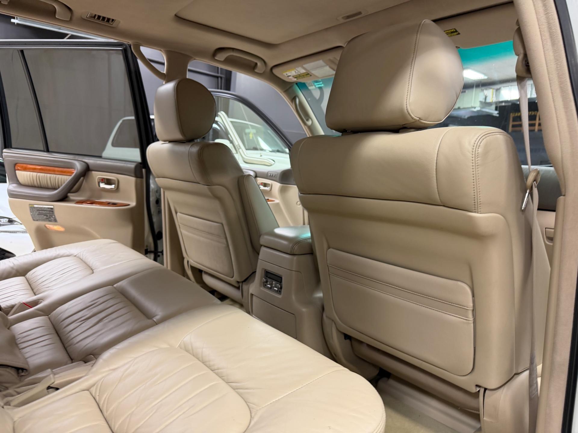 2004 Lexus LX 470