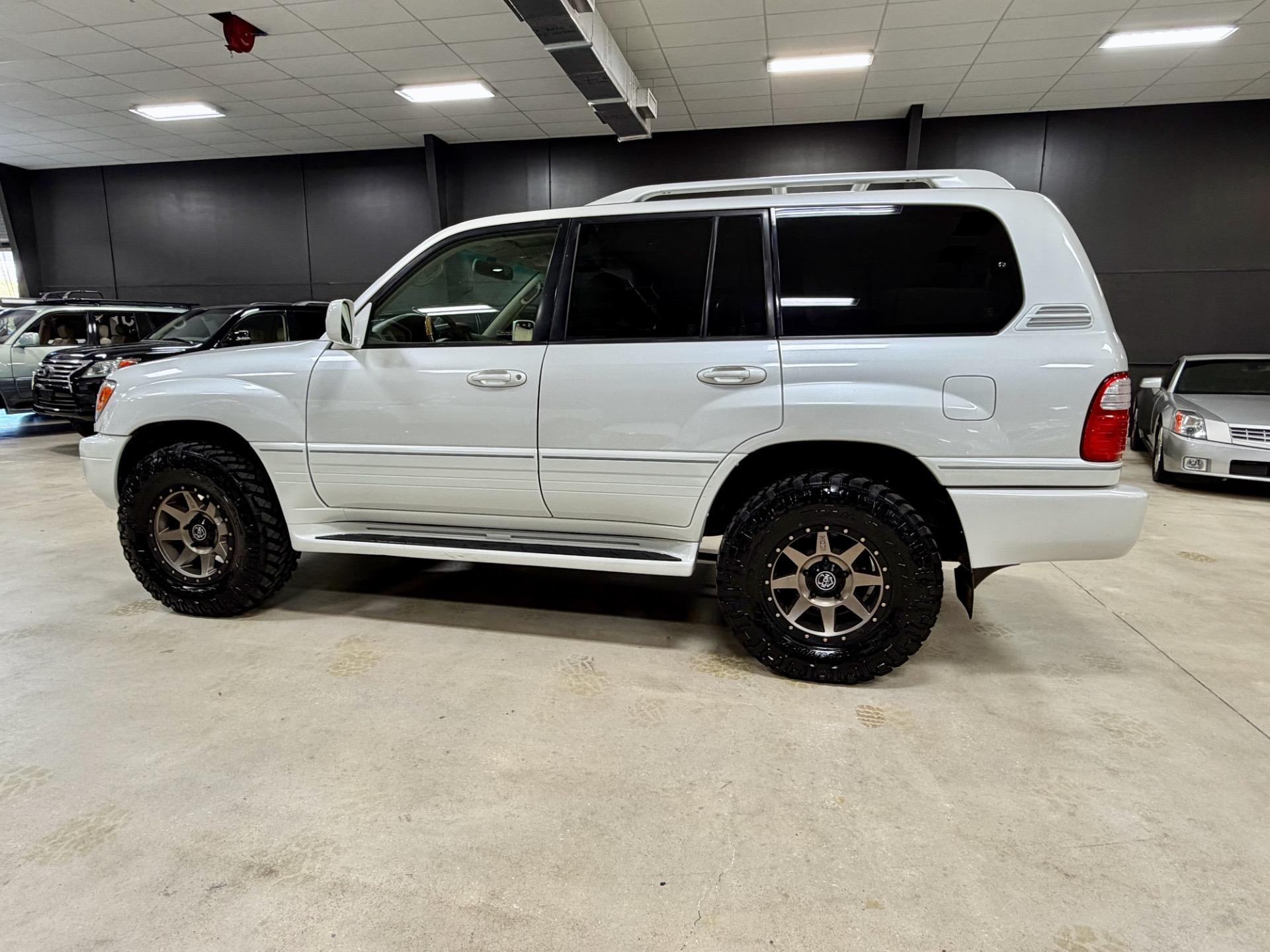 2004 Lexus LX 470