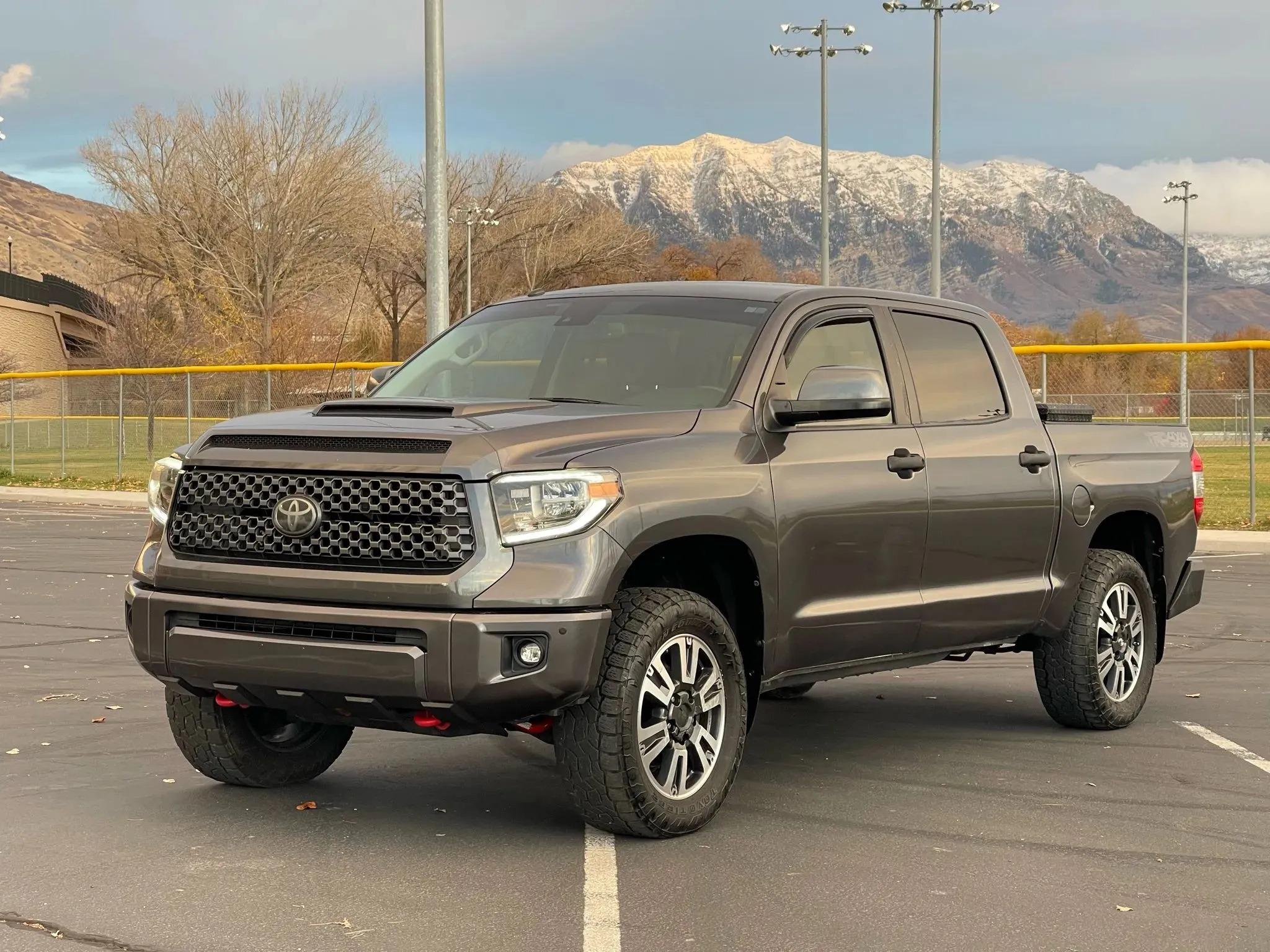 2018 Toyota Tundra SR5 Crewmax - 3