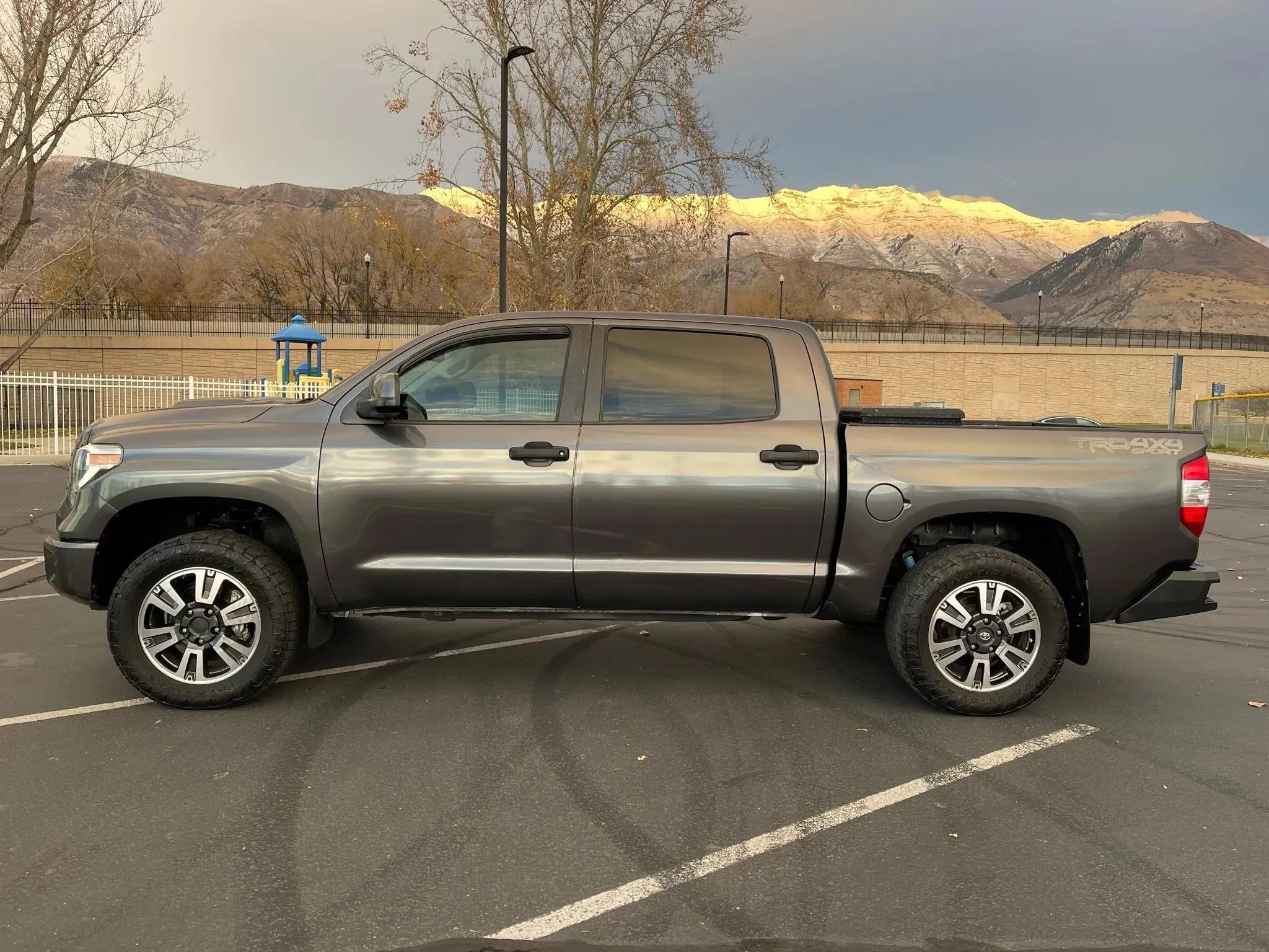 2018 Toyota Tundra SR5 Crewmax - 5