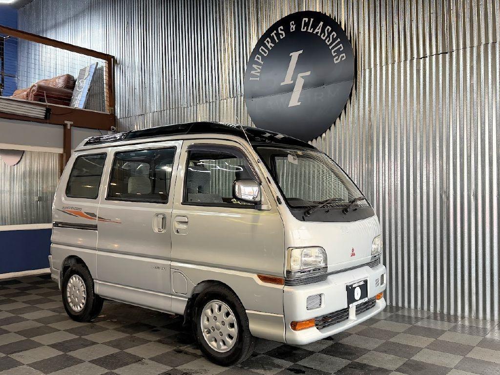 1995 Mitsubishi Bravo Super Exceed - 2