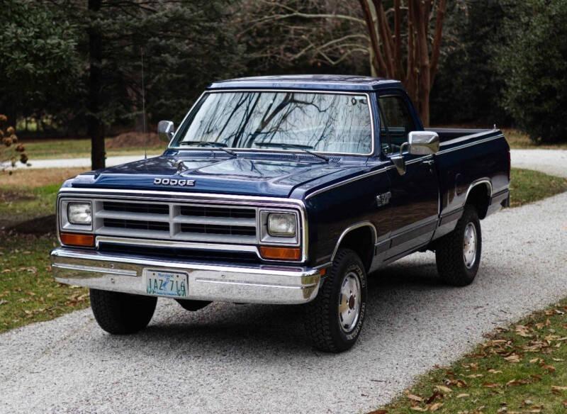 37k-Mile 1988 Dodge Power Ram W100 4×4