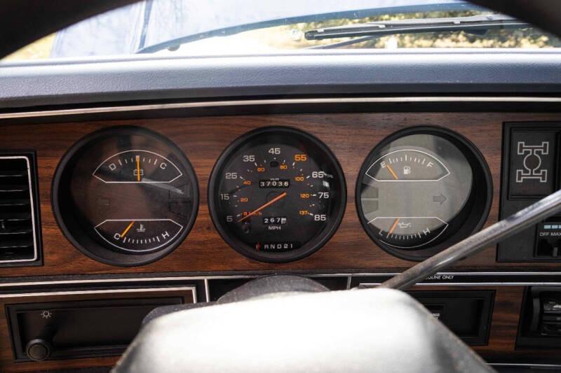 37k-Mile 1988 Dodge Power Ram W100 4×4