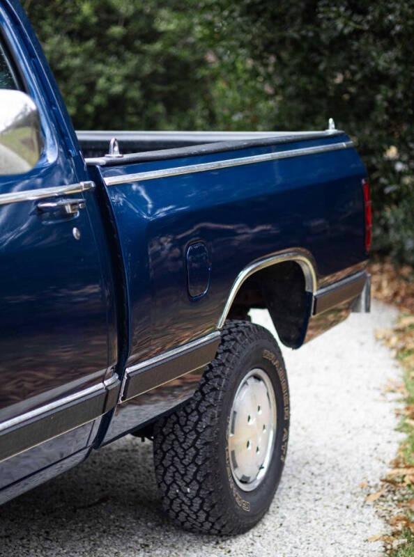 37k-Mile 1988 Dodge Power Ram W100 4×4