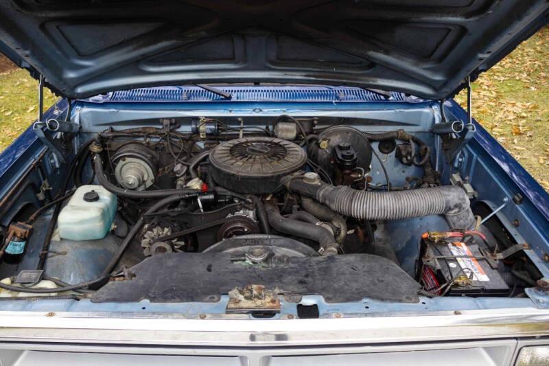 37k-Mile 1988 Dodge Power Ram W100 4×4