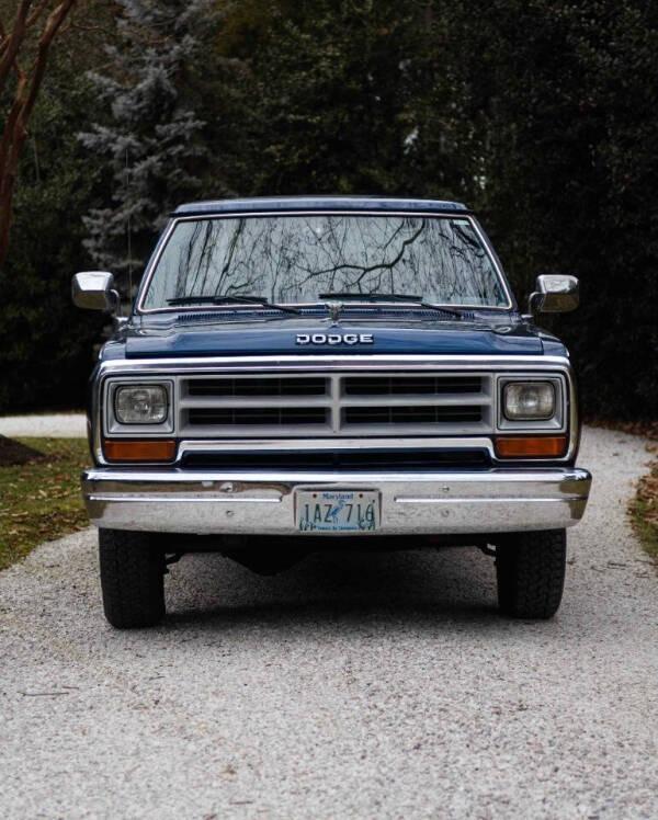 37k-Mile 1988 Dodge Power Ram W100 4×4