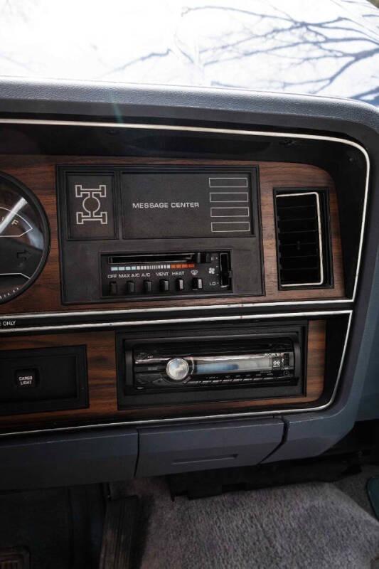 37k-Mile 1988 Dodge Power Ram W100 4×4