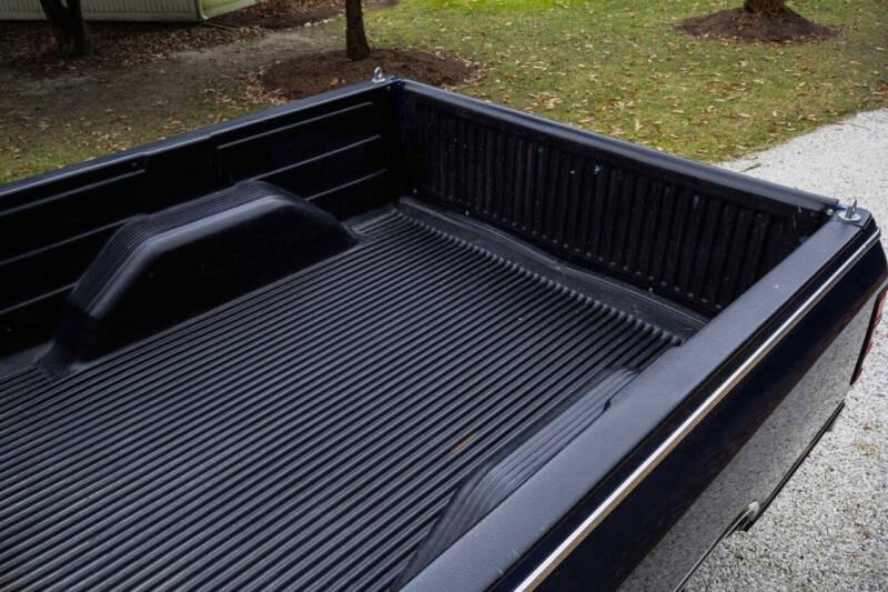 37k-Mile 1988 Dodge Power Ram W100 4×4