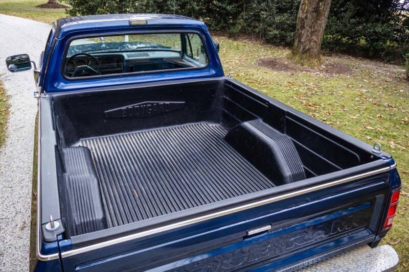 37k-Mile 1988 Dodge Power Ram W100 4×4