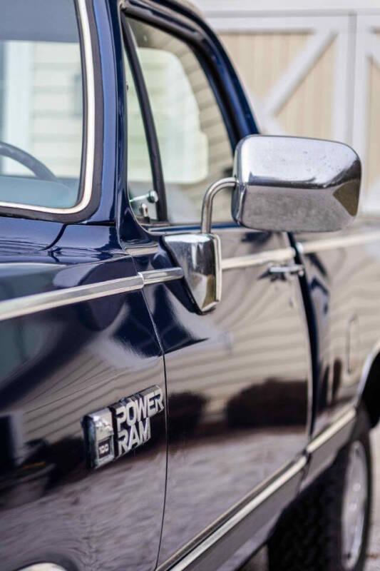37k-Mile 1988 Dodge Power Ram W100 4×4