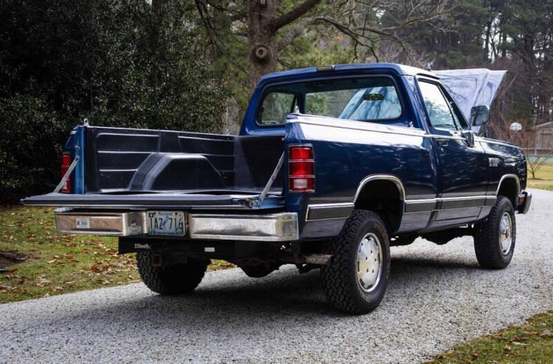 37k-Mile 1988 Dodge Power Ram W100 4×4