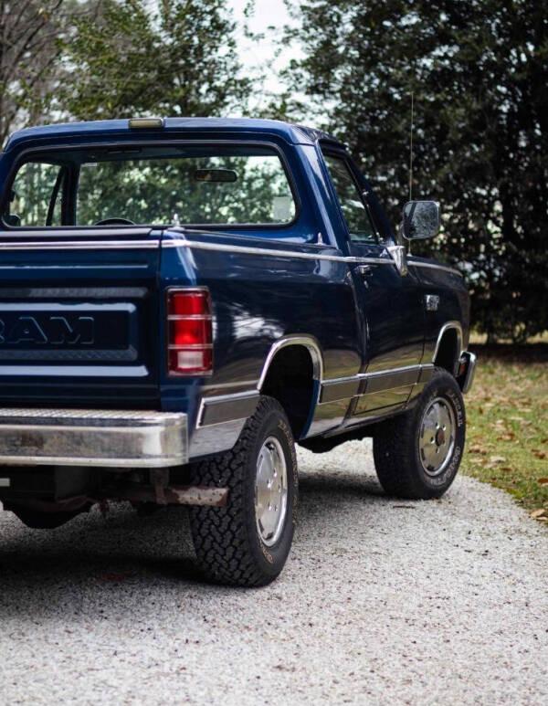 37k-Mile 1988 Dodge Power Ram W100 4×4