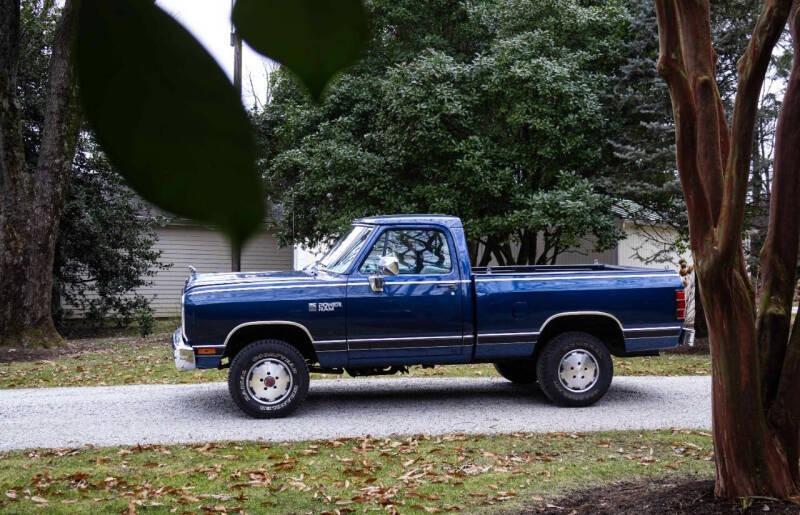 37k-Mile 1988 Dodge Power Ram W100 4×4