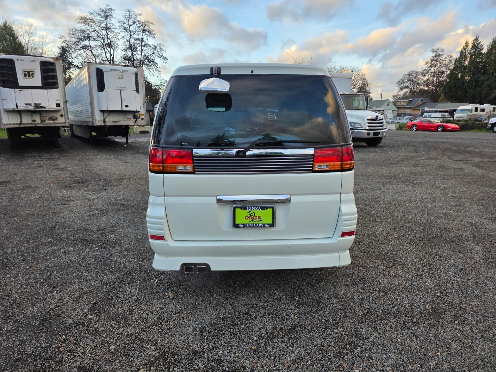 2000 Nissan Elgrand Rider