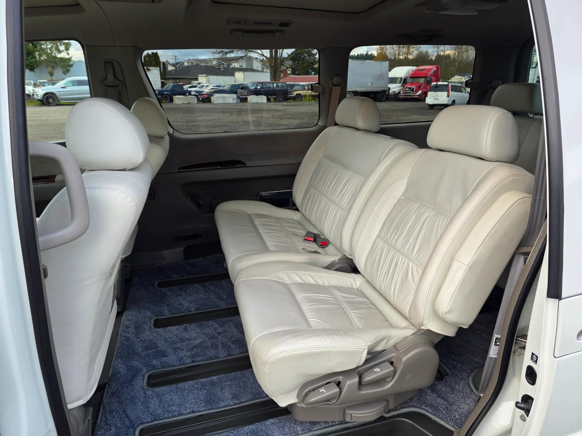 2000 Nissan Elgrand Rider