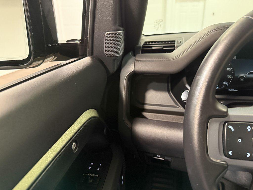 2024 Land Rover Defender 90 X-Dynamic SE