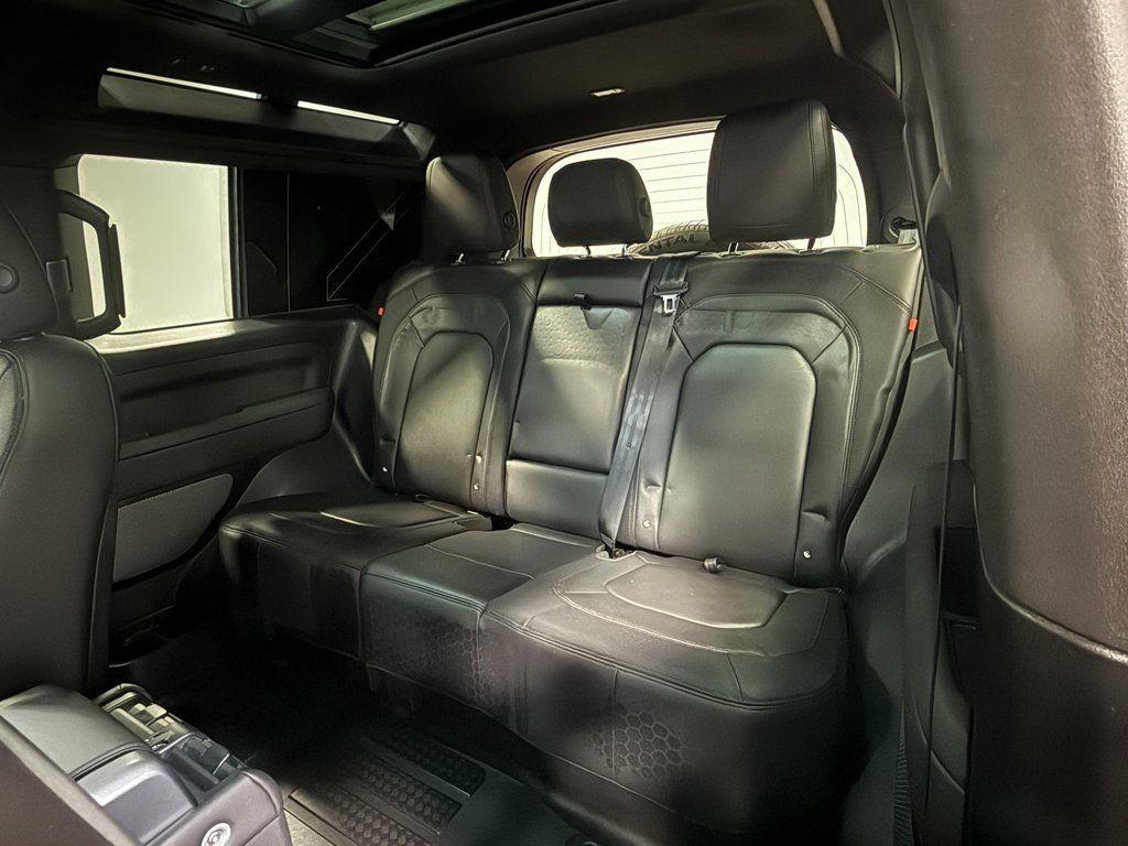 2024 Land Rover Defender 90 X-Dynamic SE