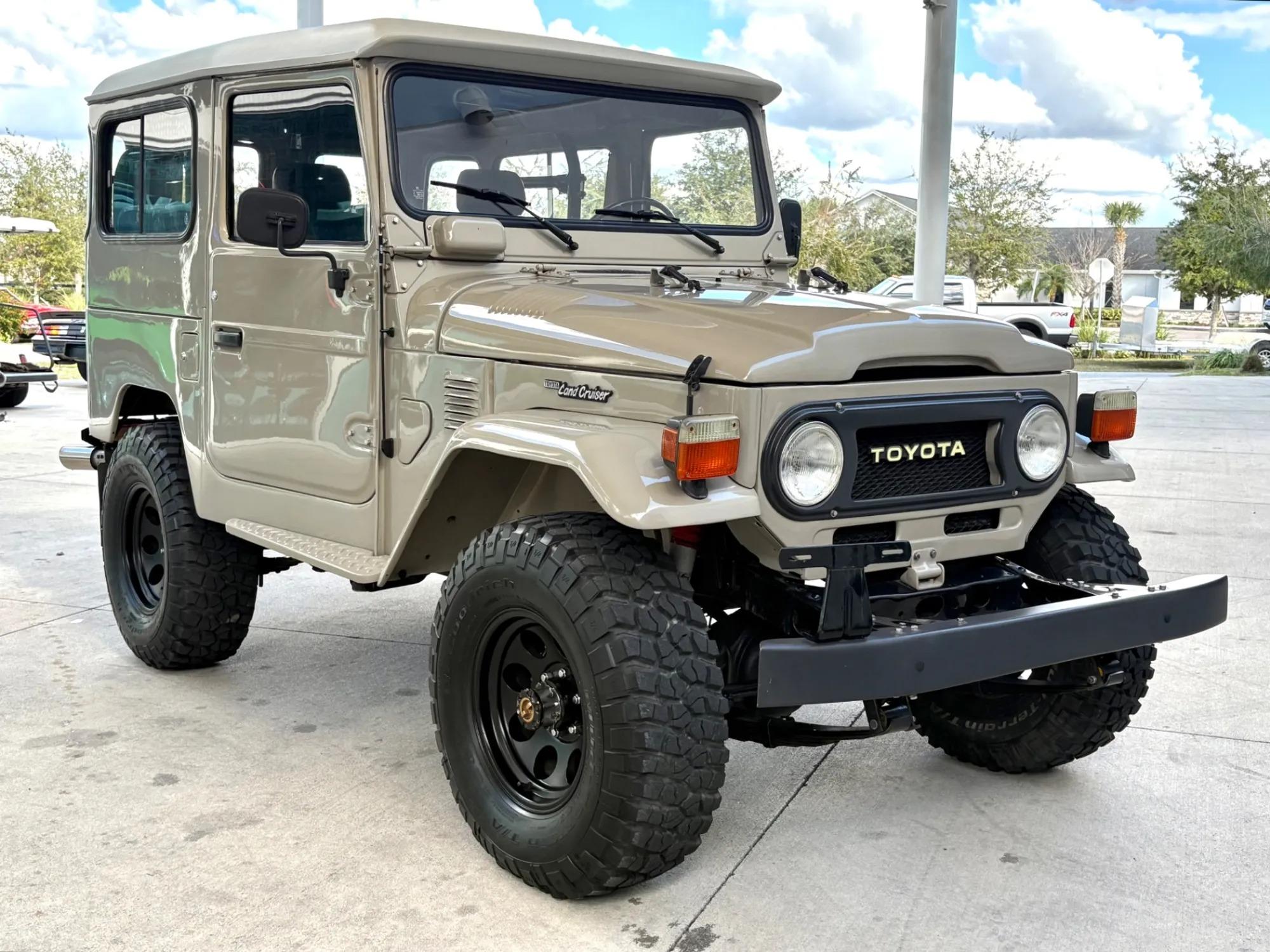 1977 Toyota Land Cruiser FJ40 - 5