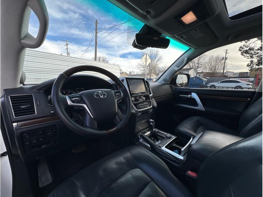 2016 Toyota Land Cruiser - 2