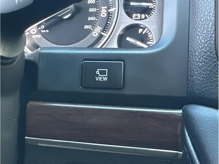 2016 Toyota Land Cruiser