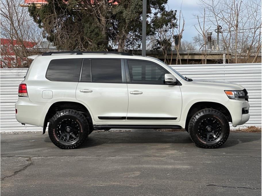 2016 Toyota Land Cruiser
