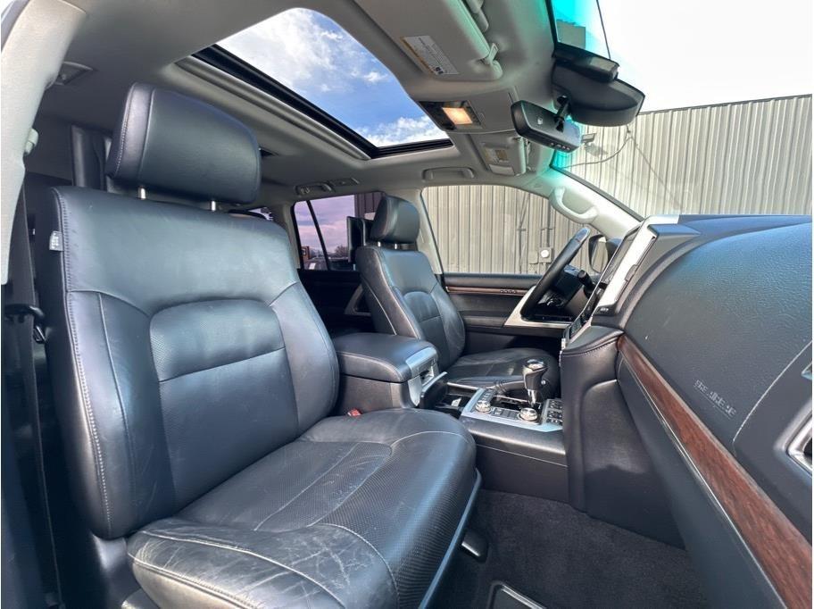 2016 Toyota Land Cruiser - 5