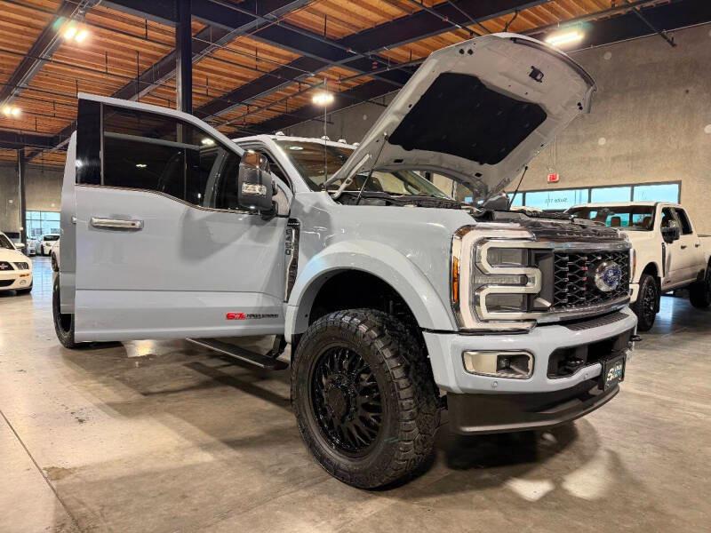 2025 Ford F-450 Super Duty Platinum