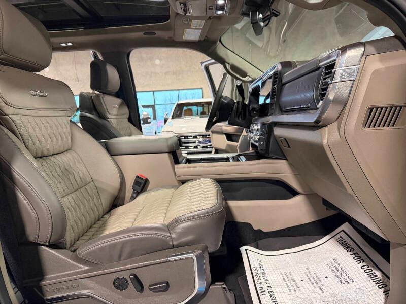 2025 Ford F-450 Super Duty Platinum