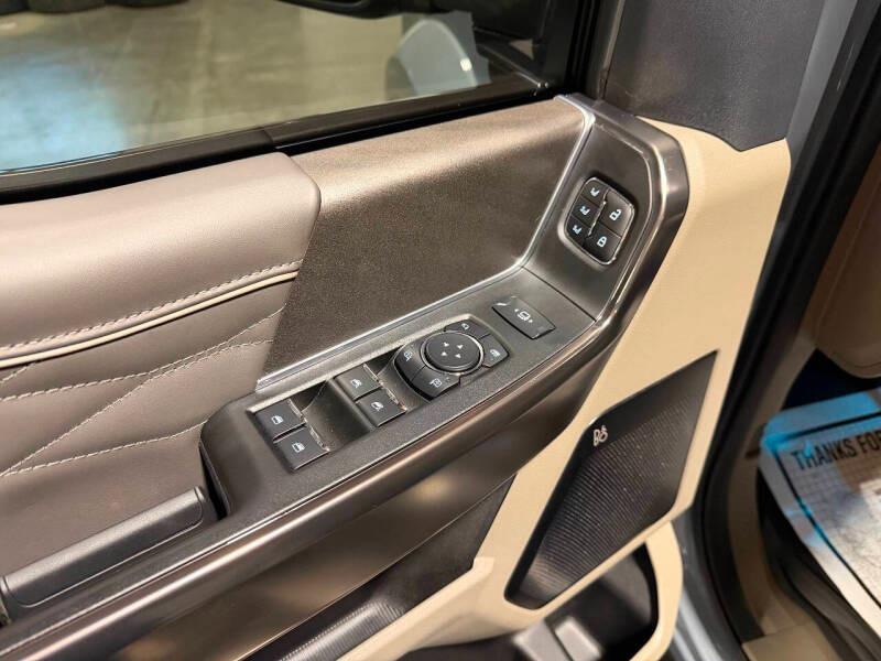 2025 Ford F-450 Super Duty Platinum