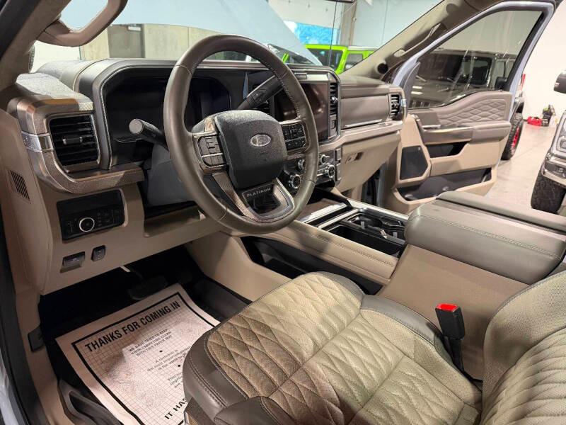 2025 Ford F-450 Super Duty Platinum