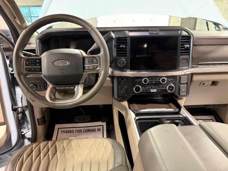 2025 Ford F-450 Super Duty Platinum