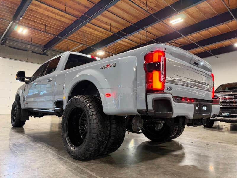 2025 Ford F-450 Super Duty Platinum