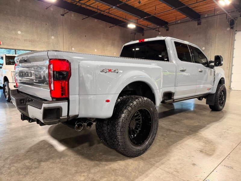 2025 Ford F-450 Super Duty Platinum - 4
