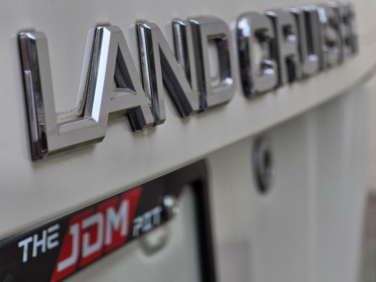 2000 Toyota Land Cruiser VX LTD