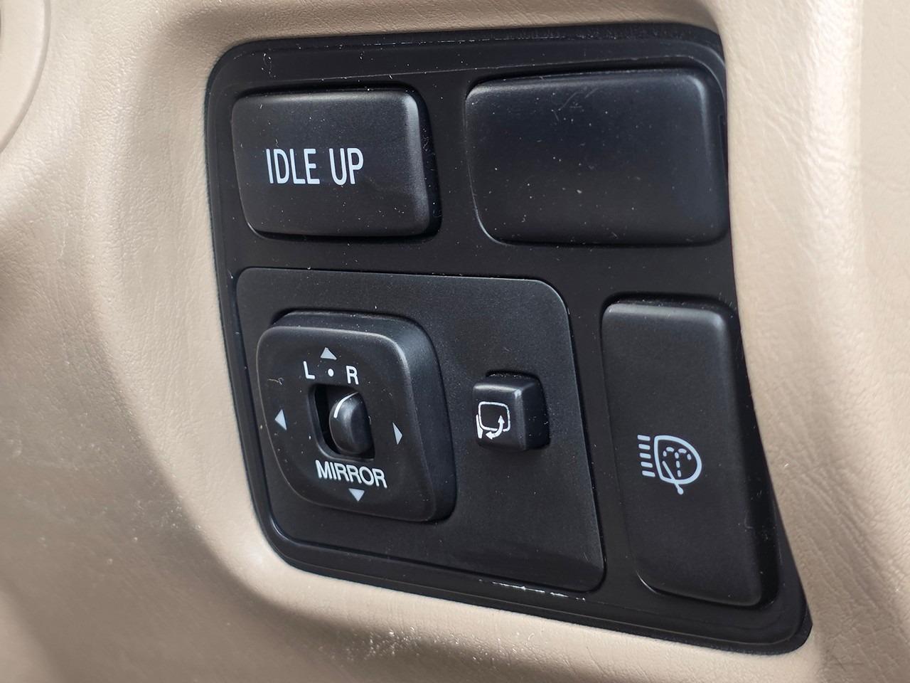 2000 Toyota Land Cruiser VX LTD