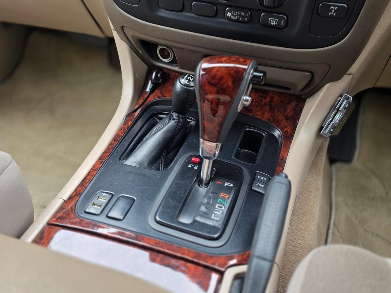 2000 Toyota Land Cruiser VX LTD