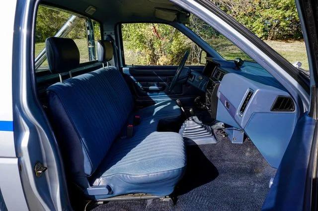 1990 Nissan Hardbody XE