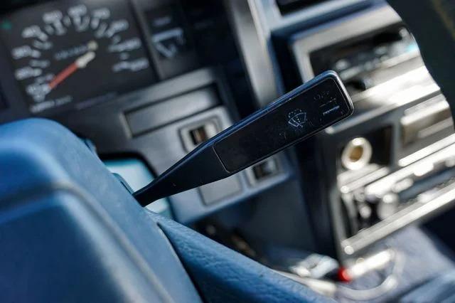 1990 Nissan Hardbody XE