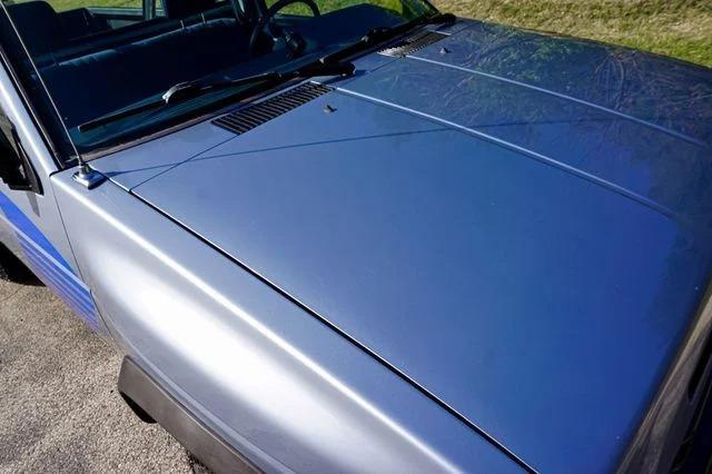 1990 Nissan Hardbody XE