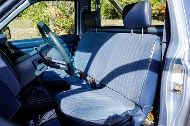 1990 Nissan Hardbody XE