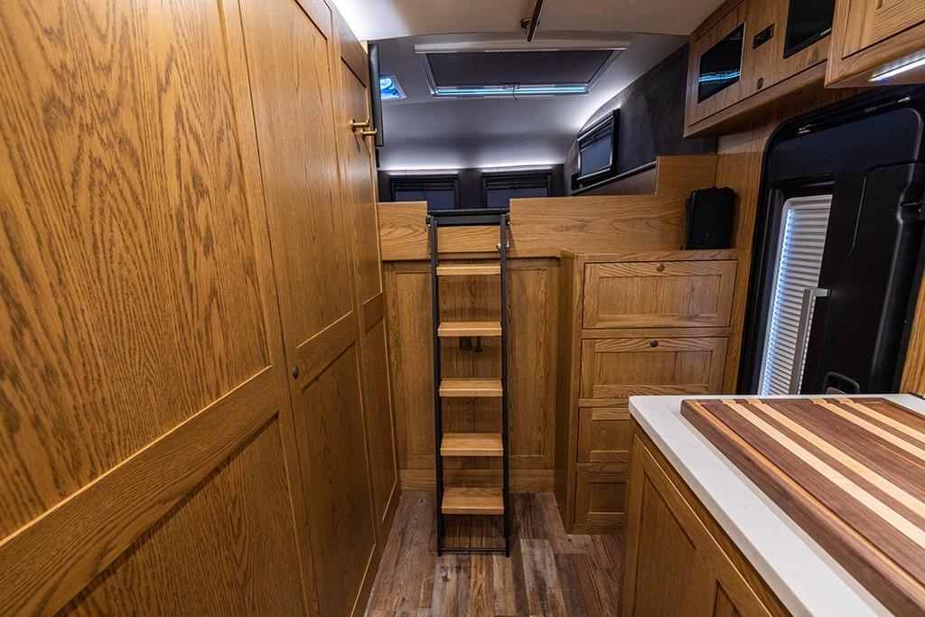 2025 EarthRoamer XV-SX-032