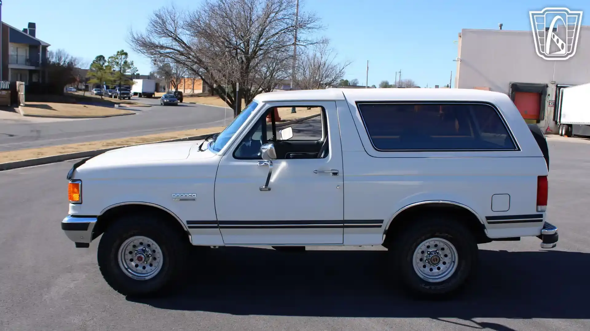 1990 Ford Bronco XLT - 2