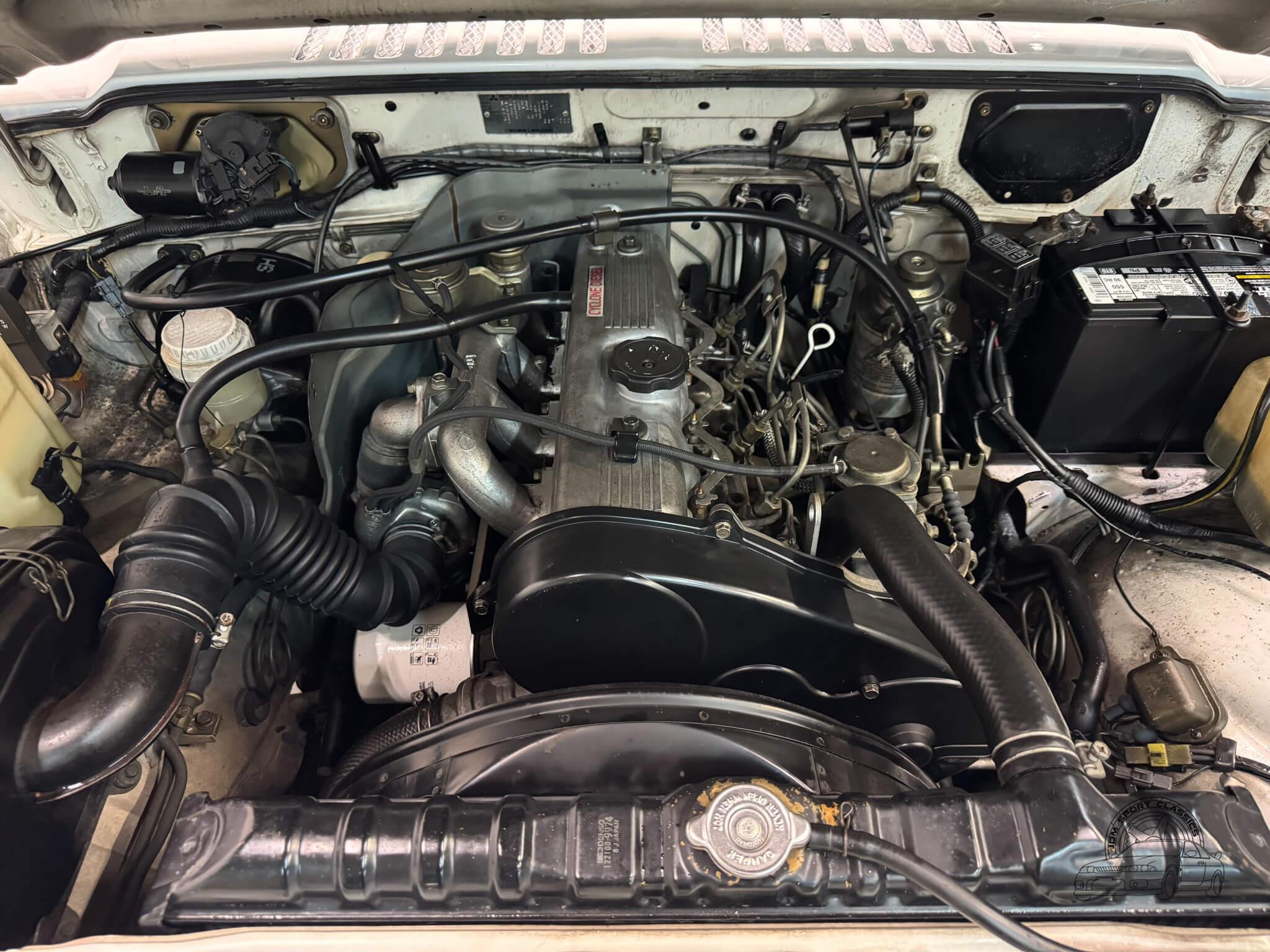 1989 Mitsubishi Pajero DX