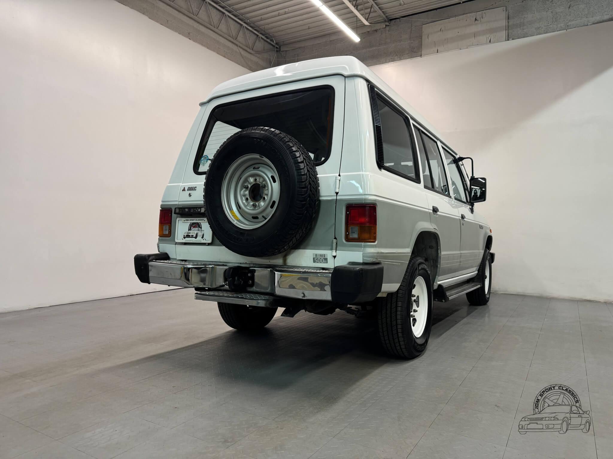 1989 Mitsubishi Pajero DX - 3