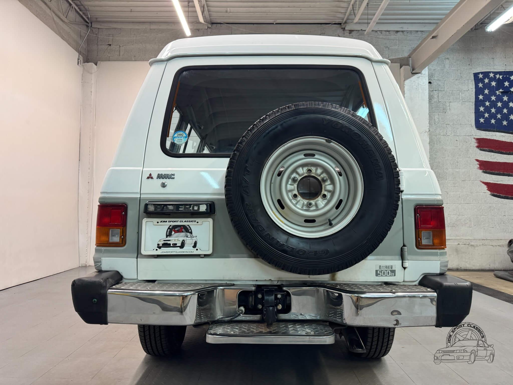 1989 Mitsubishi Pajero DX