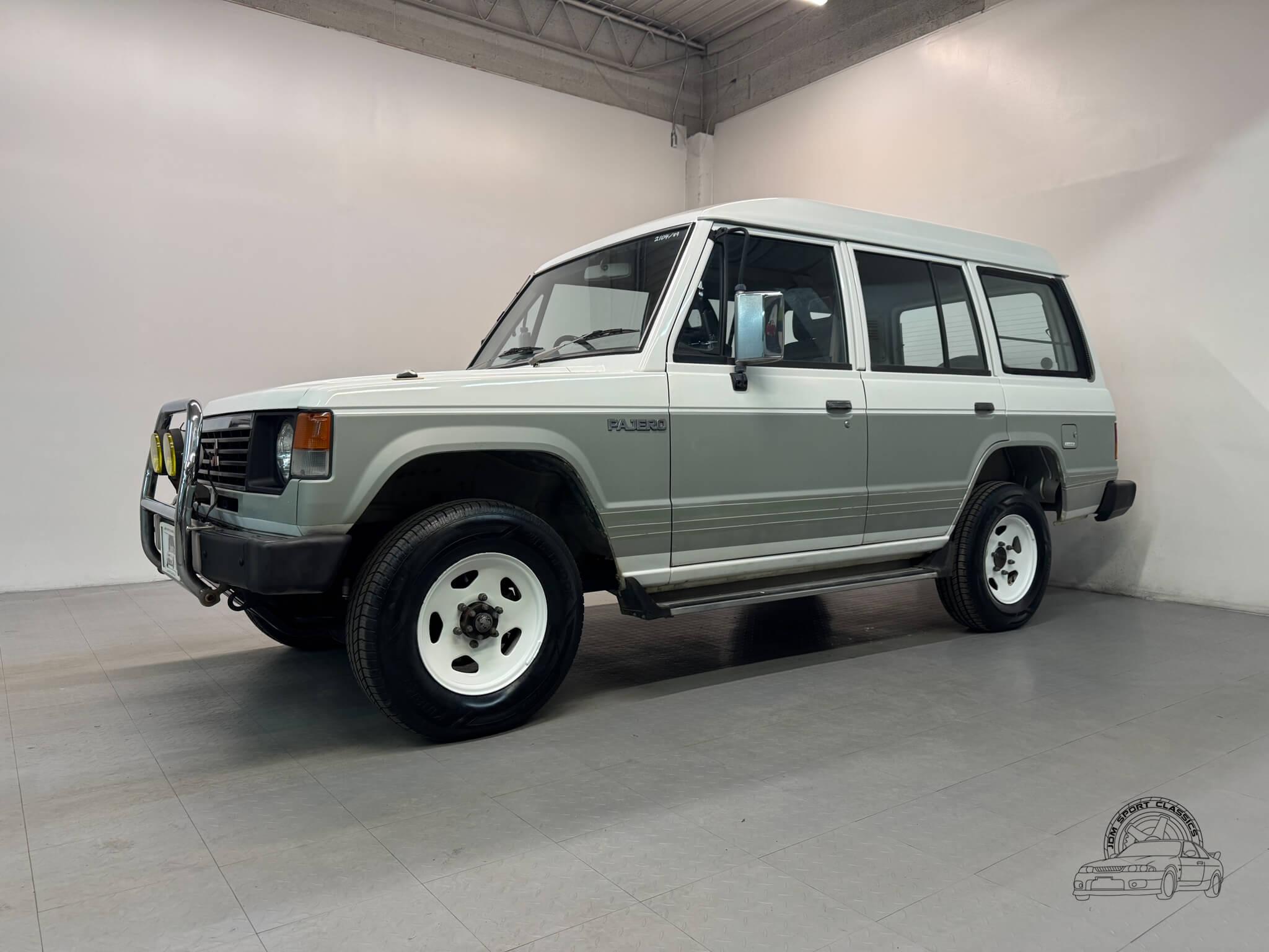1989 Mitsubishi Pajero DX