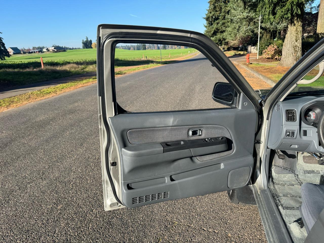 2002 Nissan Frontier XE